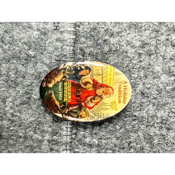 Waffle House Christmas Pinback 2015 Holiday Tradition Collectible Memorabilia - Picture 3 of 4